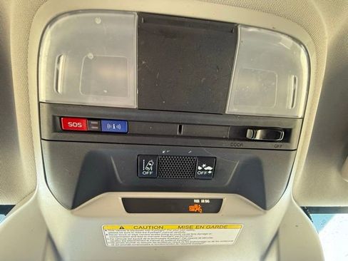 Used 2019 Subaru Crosstrek 2.0i Premium w/ Eyesight System image 18