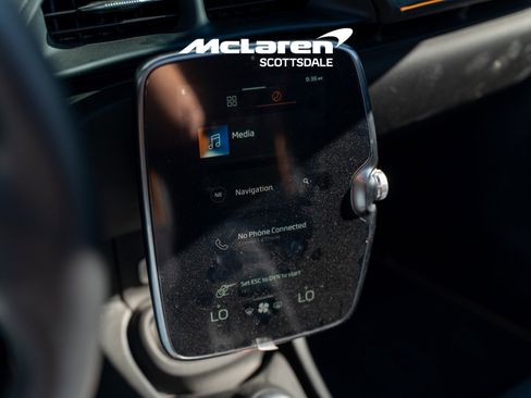 Used 2025 McLaren Artura Spider image 30