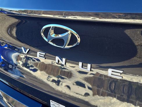 Certified 2025 Hyundai Venue Limited image 30