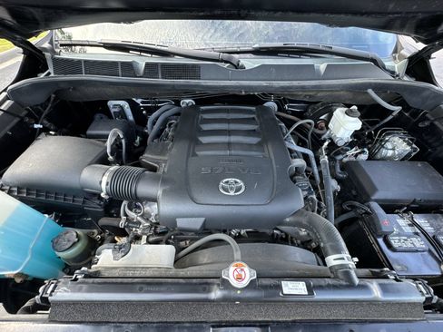 Used 2021 Toyota Tundra SR5 w/ TRD Off-Road Package AWD/4WD image 26