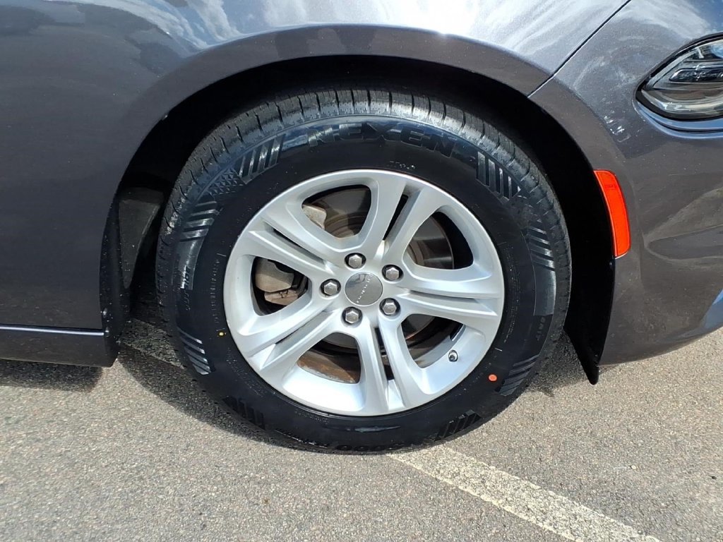 Used 2022 Dodge Charger SXT RWD image 10