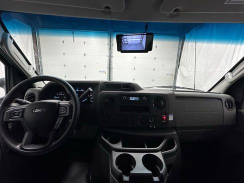 Used 2024 Ford E-350 and Econoline 350 Super Duty image 30