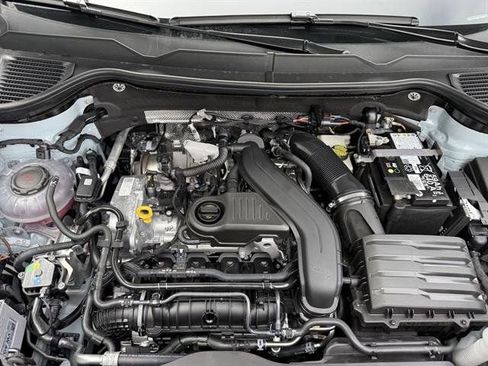 New 2025 Volkswagen Taos SE image 14