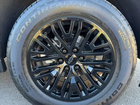 Used 2019 Chevrolet Suburban Premier RWD image 24
