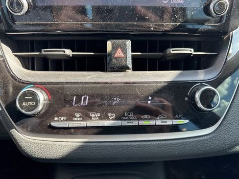 Used 2020 Toyota Corolla LE image 20