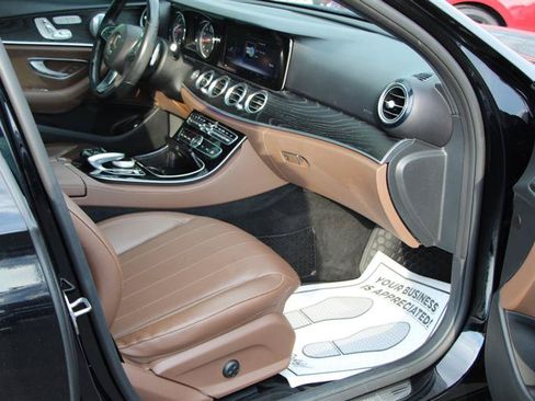 Used 2017 Mercedes-Benz E 300 4MATIC image 12