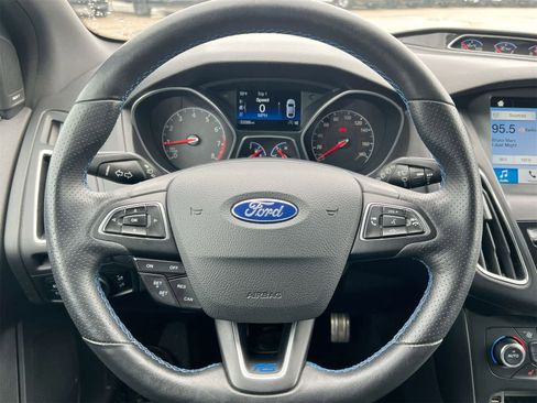 Used 2018 Ford Focus RS image 23
