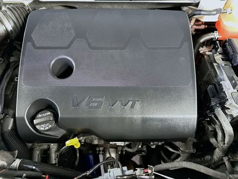 Used 2021 Buick Enclave Essence image 9