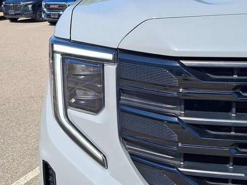 Used 2024 GMC Sierra 1500 Elevation AWD/4WD image 12