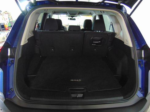Used 2023 Nissan Rogue SV FWD image 7