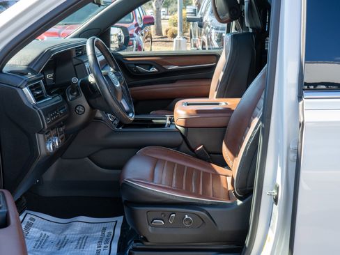 Used 2023 GMC Yukon Denali Ultimate image 19