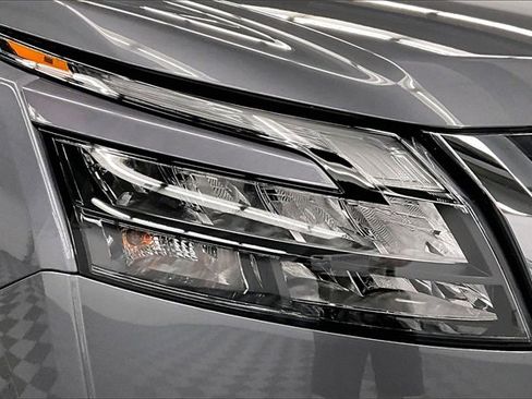 New 2025 Nissan Pathfinder S image 14