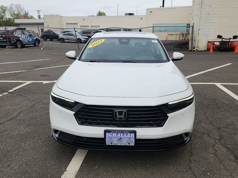 Used 2023 Honda Accord Touring image 2