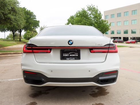 Used 2020 BMW 740i w/ M Sport Package image 6