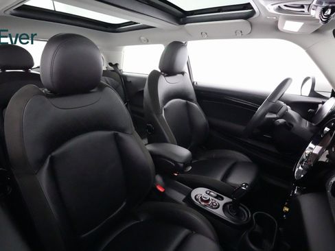 Used 2023 MINI Cooper SE image 8