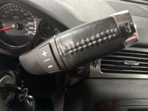 Used 2008 GMC Yukon Denali image 28