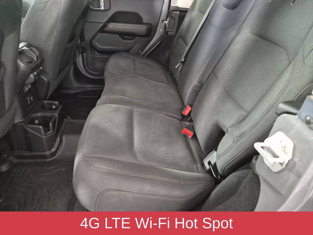 Used 2019 Jeep Wrangler Unlimited Sahara AWD/4WD image 28