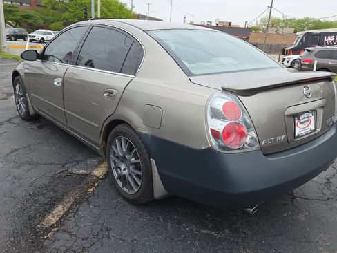 Used 2005 Nissan Altima 3.5 SE w/ (N01) Sport Plus Pkg FWD image 7