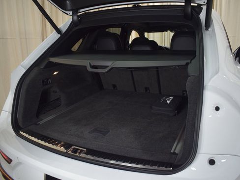 New 2026 Bentley Bentayga Extended Wheelbase AWD/4WD image 43