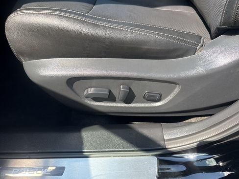 Used 2020 Nissan Rogue SL w/ Premium Package AWD/4WD image 15
