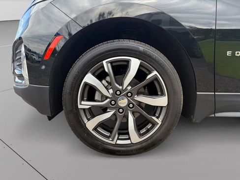 Used 2024 Chevrolet Equinox Premier AWD/4WD image 11