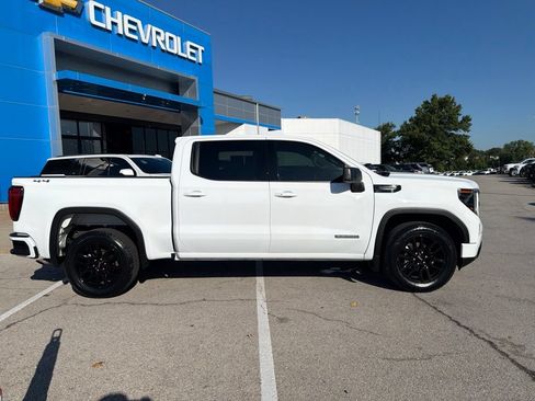 Used 2023 GMC Sierra 1500 Elevation AWD/4WD image 2