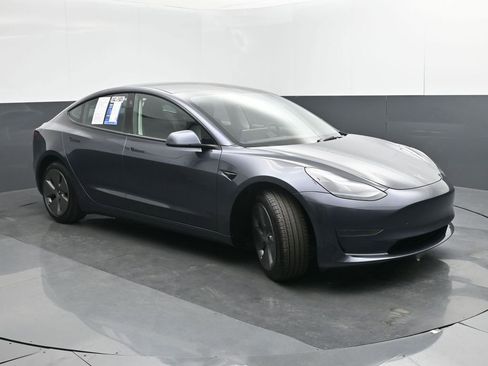 Used 2023 Tesla Model 3 Standard Range image 7