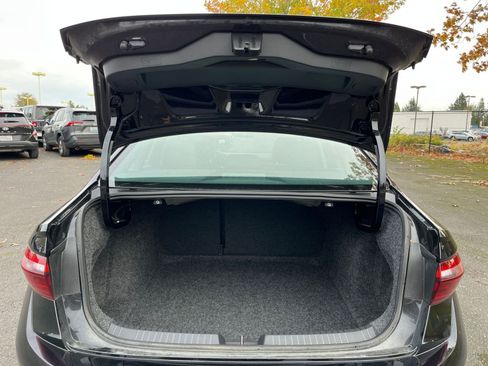 Used 2025 Volkswagen Jetta SE image 31