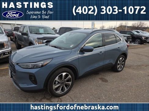 Certified 2025 Ford Escape Platinum image 1