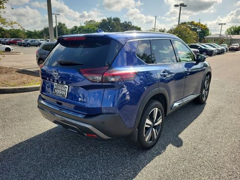 Certified 2023 Nissan Rogue SL FWD image 3