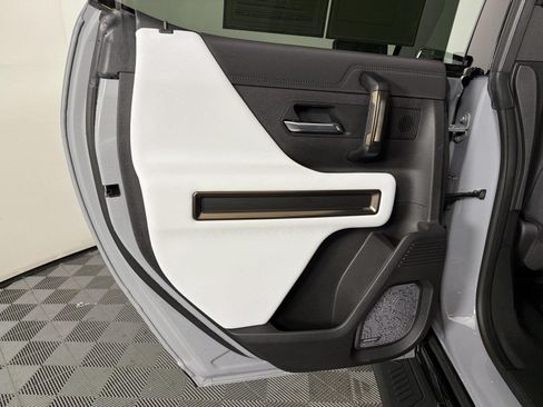 Used 2025 GMC Hummer EV 2X AWD/4WD image 20