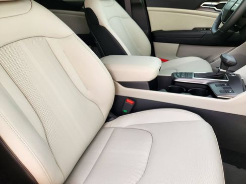 New 2026 Kia Sportage EX FWD image 11