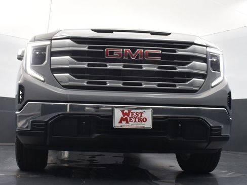 Used 2025 GMC Sierra 1500 SLE w/ Preferred Package image 18