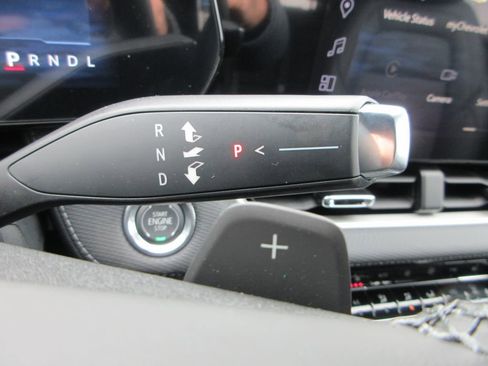 New 2026 Chevrolet Equinox LT w/ Convenience Package II FWD image 25