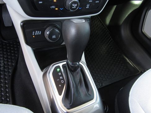 Used 2022 Jeep Renegade Latitude image 20