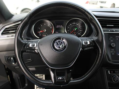 Certified 2021 Volkswagen Tiguan SE R-Line image 11