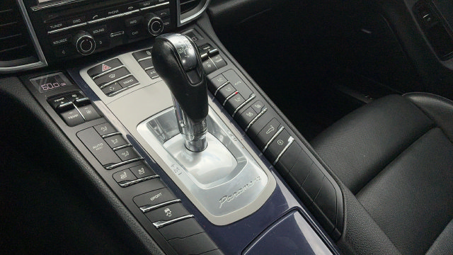 Used 2011 Porsche Panamera 4 AWD/4WD image 18