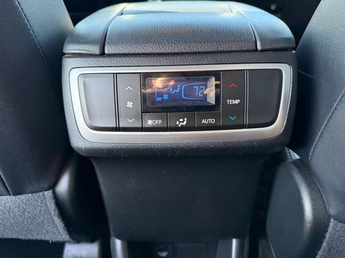 Used 2017 Toyota Highlander XLE image 17