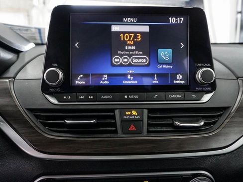 Used 2024 Nissan Altima 2.5 SV image 17