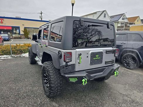 Used 2014 Jeep Wrangler Unlimited Sahara image 2