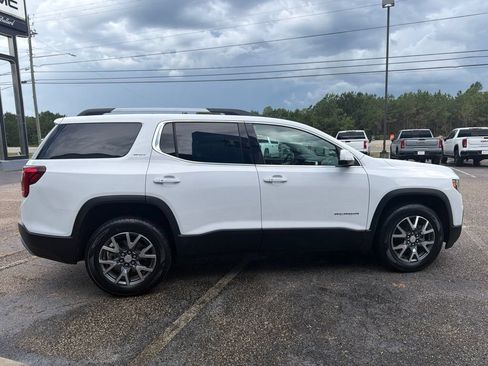 Used 2023 GMC Acadia SLT FWD image 6