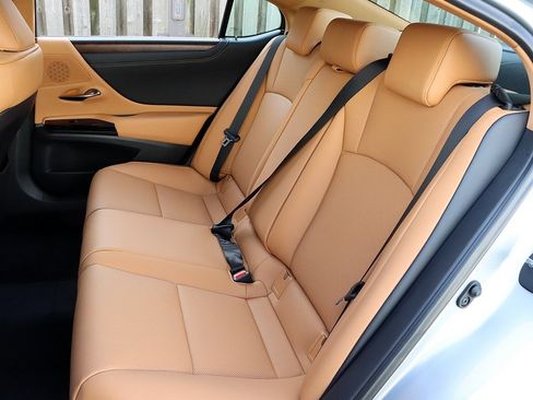 New 2025 Lexus ES 350 w/ Premium Package image 13