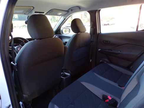 Used 2020 Nissan Kicks S image 27