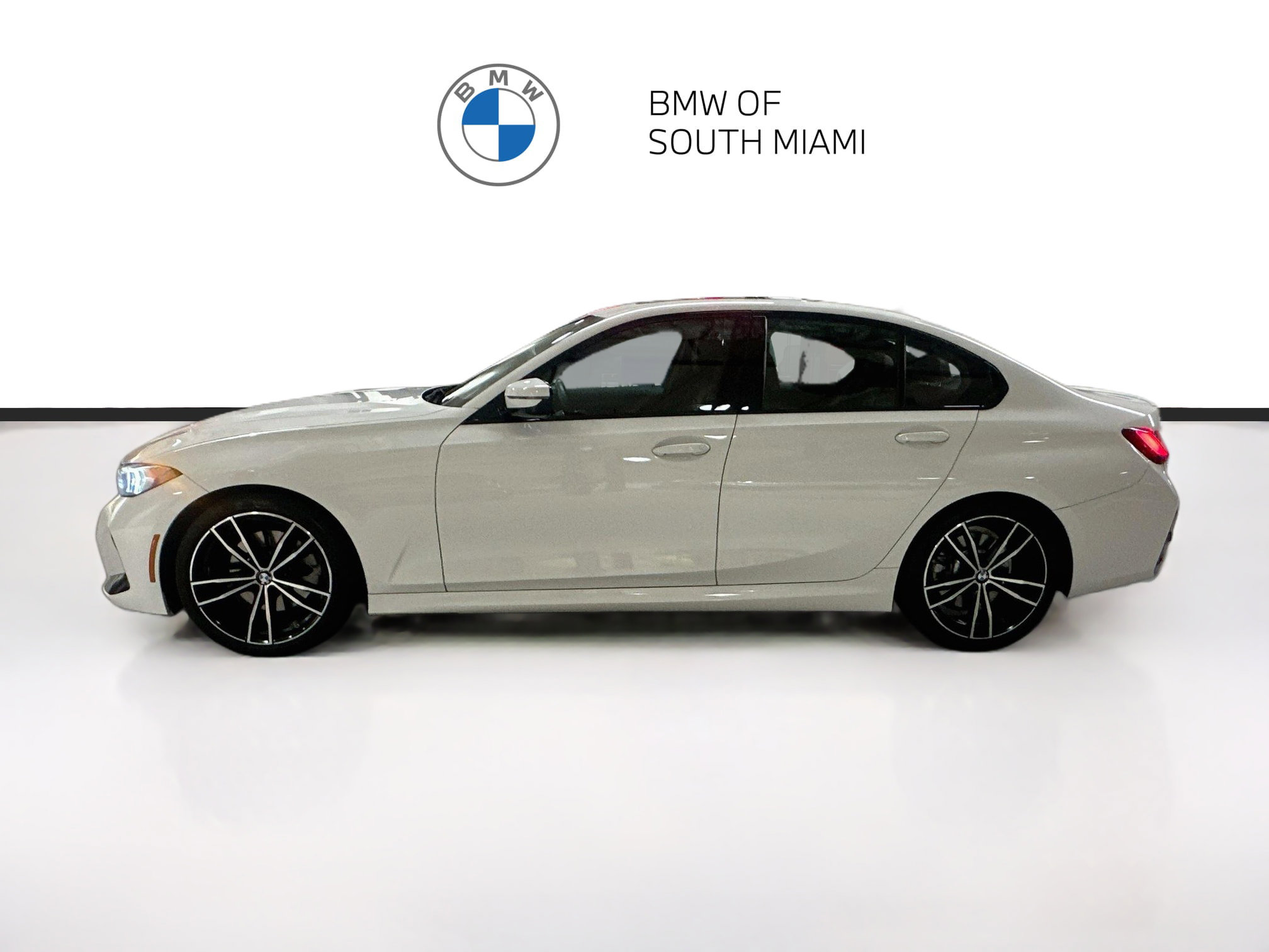 Certified 2024 BMW 330i Sedan w/ M Sport Package RWD image 4