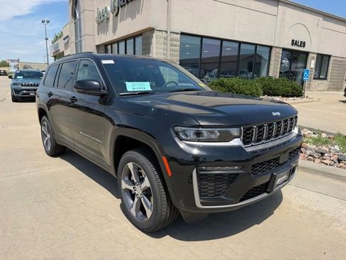 New 2026 Jeep Grand Cherokee L Limited AWD/4WD image 1
