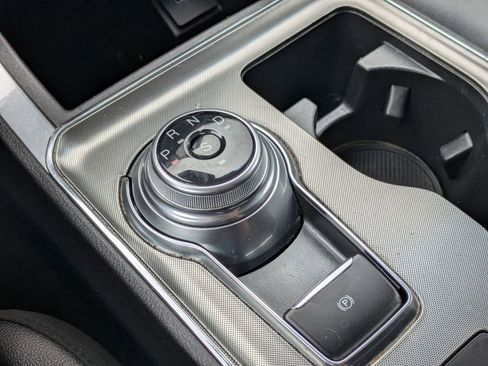 Used 2022 Ford Edge Titanium image 16