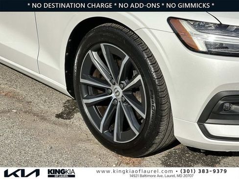 Used 2021 Volvo S60 T5 Momentum FWD image 30