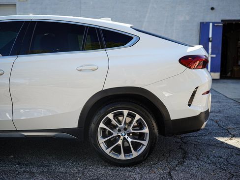 Used 2023 BMW X6 xDrive40i image 11