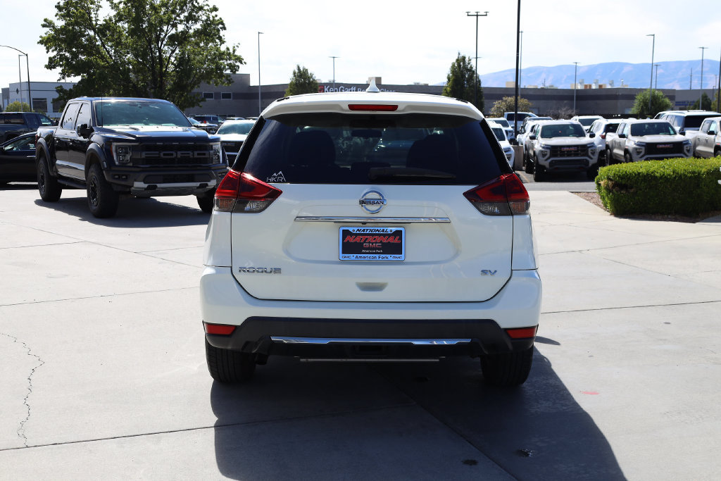 Used 2018 Nissan Rogue SV FWD image 5