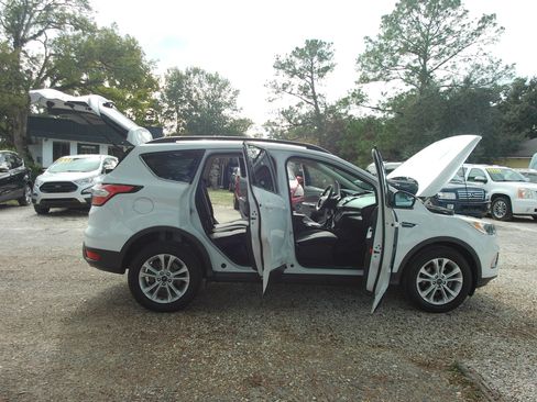 Used 2018 Ford Escape SE FWD image 39